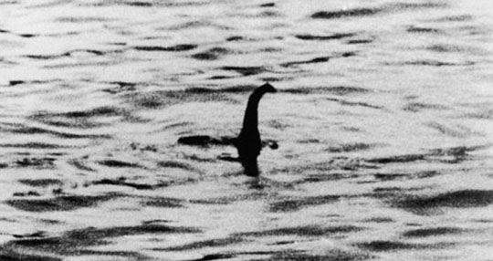 拍摄于1934年的著名的尼斯湖水怪照片